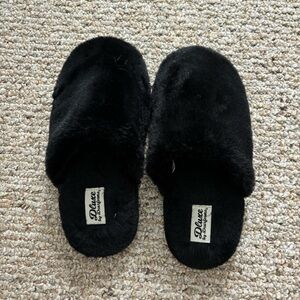 Black slippers